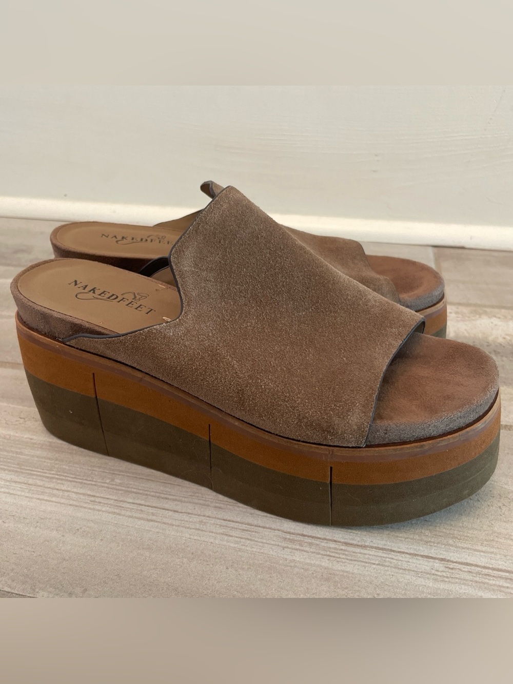 Naked Feet Flow Platform Sandals Womens 6.5M Otter Brown Suede Wedge Mules